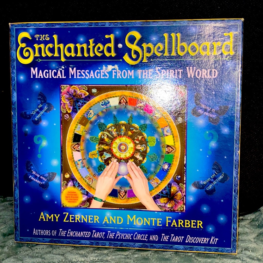 The enchanted spellboard - Magical messages from the spirit world (gently used)